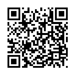 万分踌躇地望着楼上刚刚男人消失的方向二维码生成