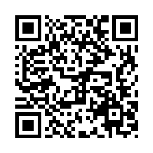 万追青的生活就发生了天翻地覆的变化二维码生成