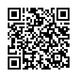 三人一边用餐一边商讨下午的行程二维码生成