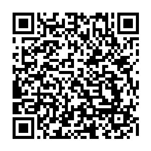 三十多个男人就有差不多七八个人紧捂着自己那正在汩汩往外喷血的心脏二维码生成