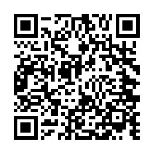 三名老者此刻正盘膝端坐在密室内的三座修炼灵台之上二维码生成