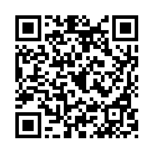 三座矮峰簇拥围绕着一座看上去很普通的高峰二维码生成