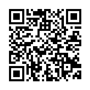 三张面孔容貌一致但表情各不相同二维码生成