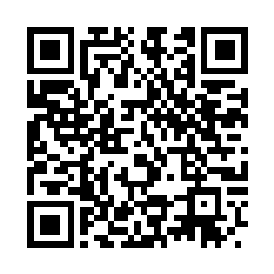 三辆重型装载机几乎不分先后的撞在水池壁上二维码生成