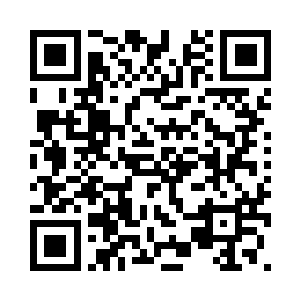 上官木峰看着山羊胡的脸上的神情二维码生成