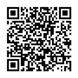 上官翎冷笑着就司空青御刚刚没有自知之明的一声二维码生成