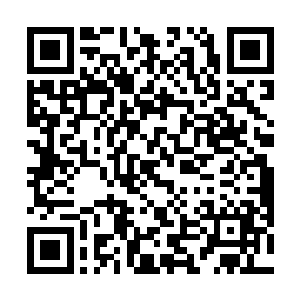 上官翎因为着急过度的原因好看的蓝眸里都泛起了薄雾二维码生成