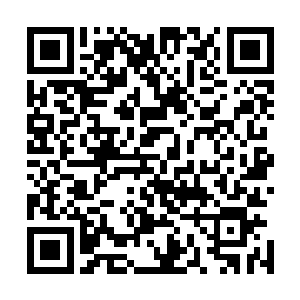 上方之前被大箱子挡住的视野已经露出了一个拳头大的孔洞二维码生成