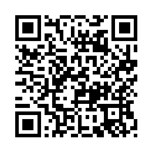 上身的羊毛衫已经被推到了脖子处二维码生成