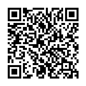 上面写着928然后一转头看到最后面的那辆车子车牌后三位正是928二维码生成