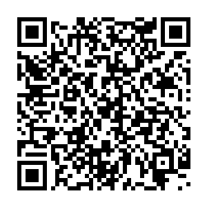 上面横着写了两个篆文大字――和门外的那个石牌上的字是一模一样的二维码生成