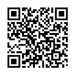 上面的刘城没察觉两个人之间的姿式暧二维码生成