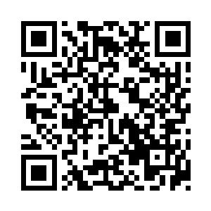 下半身是棉麻材料既宽松又舒适的沙滩裤二维码生成