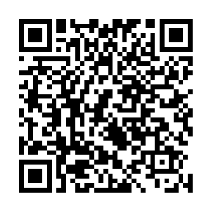 下坠的日暮机甲越来越接近半空中正在攻击的联邦机甲军们二维码生成