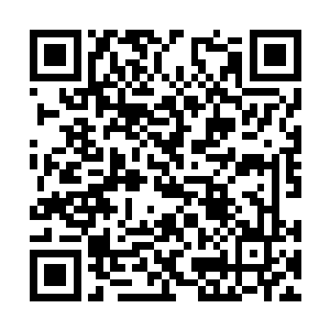 下摆与袖口的二十七道闪电忽然释放出雪亮的光芒二维码生成