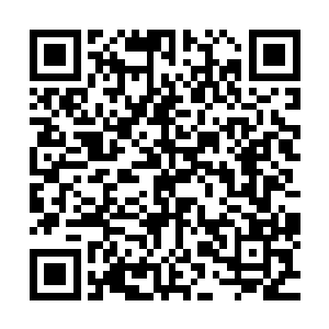 下身还是基本上都穿着细腿牛仔裤跟漂亮的运动鞋或者小马靴二维码生成