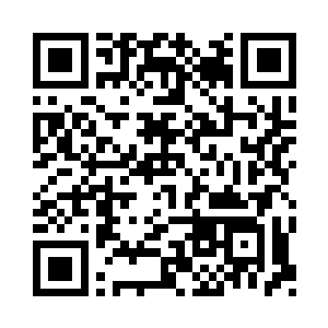 下面感兴趣的人可以排队凑到跟前去辨认二维码生成