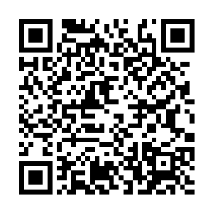 不一会儿就换好衣服洗了洗脸也不管安少就出去了二维码生成