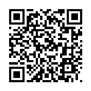 不久前这辆红色轿车从路口转弯过来二维码生成