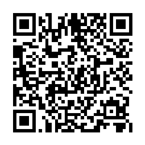 不伦不类的搭配却硬生生被乌玛穿出了别有风情二维码生成