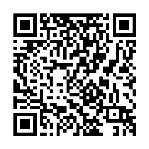 不光是挖好了有三个连固定板都己经装好就算着住里倒混凝土了二维码生成
