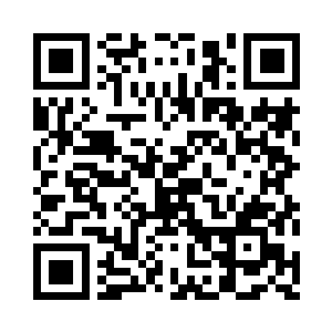 不厌其烦地让他继续画着小小赫的样子二维码生成