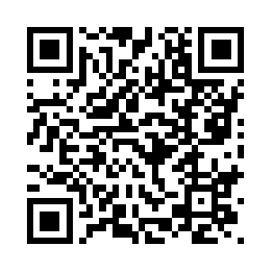 不可思议地看着唐铮身边的栗笑天二维码生成