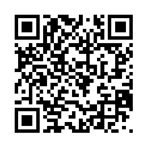 不可思议地看着缠绕着自己周身的光丝二维码生成