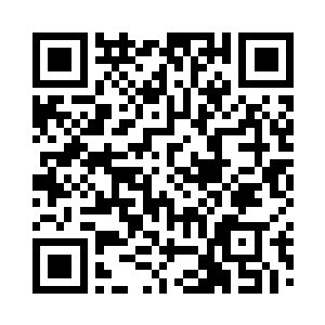 不断地对着叶凡这几个小年轻们挤眉弄眼的二维码生成