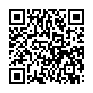 不时还会从手指缝隙里面抽冷子看这边动静的二维码生成