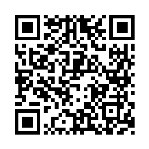 不用说这些西国警察肯定是警匪一窝二维码生成