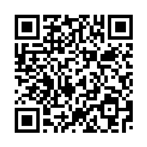 不由分说的便是将自己搂在了怀里二维码生成