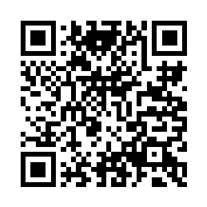 不由自主的往后退去和墨羽拉开距离二维码生成