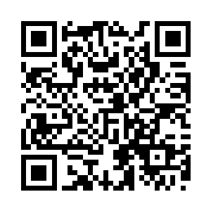 不着痕迹的看了一眼上面雪白的墙壁二维码生成