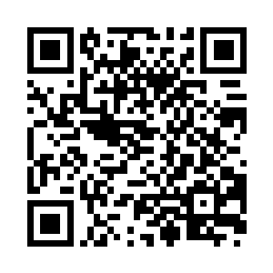 不知道从什么地方找了一套衣服换上了二维码生成