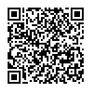 不知道是给某个刚才没有分到的人留的还是拿回去孝敬她阿父和阿母二维码生成