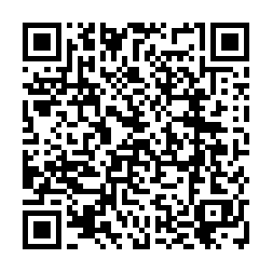 不过……不过刚才亚伦老板逼着我们就这么硬生生地把塌倒的机器抬起来二维码生成