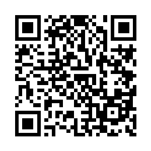 不过他不同于南岳衡山秀的四面八方压挤爆炸二维码生成