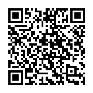 不过他们现在可都不像是肖像和雕塑里那里慈眉善目二维码生成