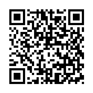 不过他并没有将面容伪装成中年男子二维码生成