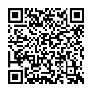 不过他的眼神却是始终都集中在了秦方的身上的二维码生成