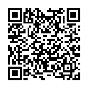 不过他还是知道有一个少女正在偷偷摸摸的靠近他二维码生成