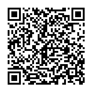 不过很快就在他准备避开的时候忽然发现自己周围的空间仿佛凝固了一般二维码生成