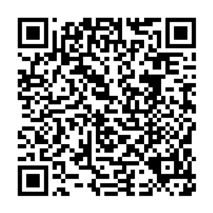 不过必须拥有极强实力的人再加上特殊的手法才能将封印重新完善的二维码生成