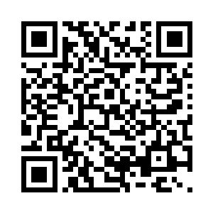不过看到秦宇一个人一直在看着手机二维码生成