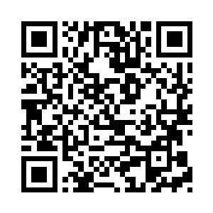 不过紧接着备用电源和基地自我防御设备启动二维码生成