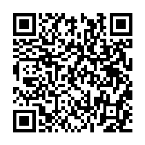 不过这时候张小鹏竟然又看向了刚进门不就的雅文二维码生成