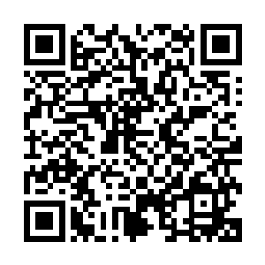 不过陆非凡的目光还是更多的聚集在了墓碑前的那张照片上面二维码生成