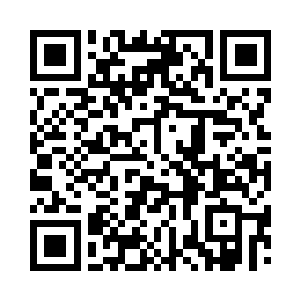 不过随后就把香烟给了坐在自己旁边的江华二维码生成