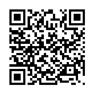 不过黑手看上去并不着急完成自己的任务二维码生成